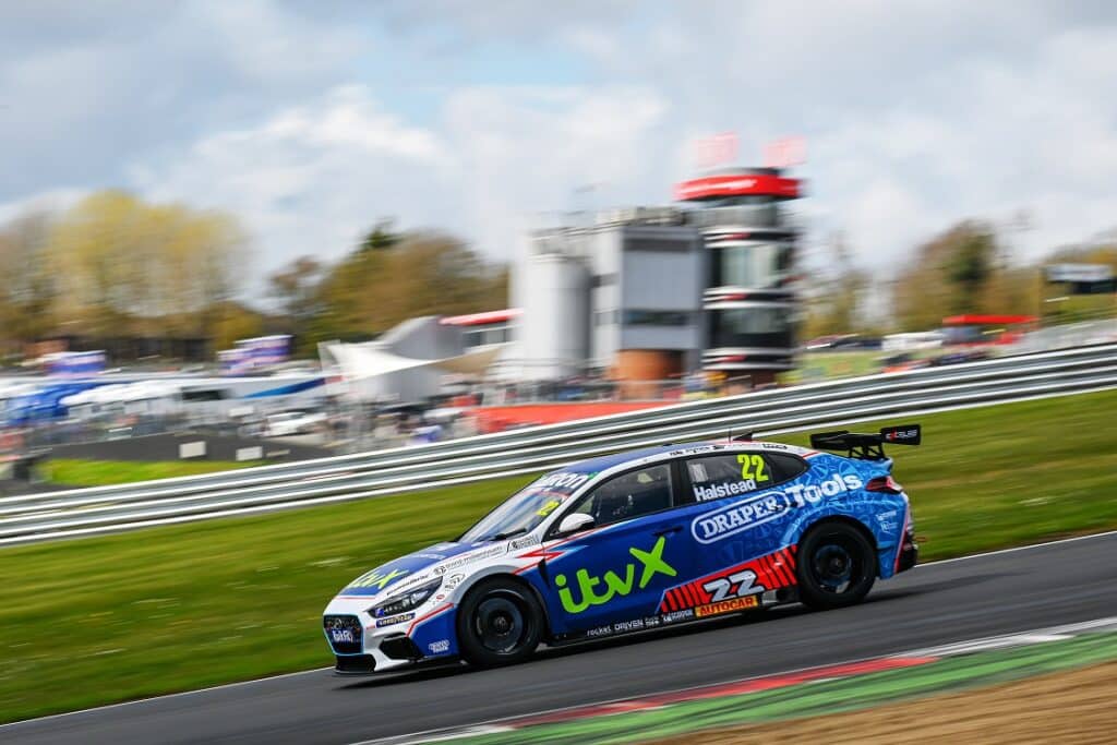 cd919a18 0511 ba28 4871 15c0217effe4 1024x683 1 - REIS Motorsport Insurance